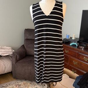 J. Jill Black and White Wearever Collection Dress